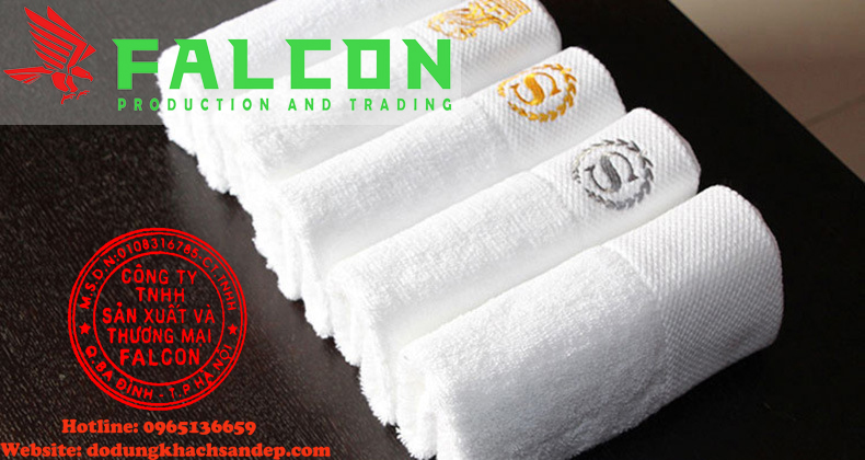 Khăn lau tay khách sạn thêu logo độc quyền đạt tiêu chuẩn 5 sao.