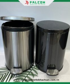 Thùng rác đạp chân có thiết kế trợ lực giúp nắp đóng mở từ từ tiện lợi