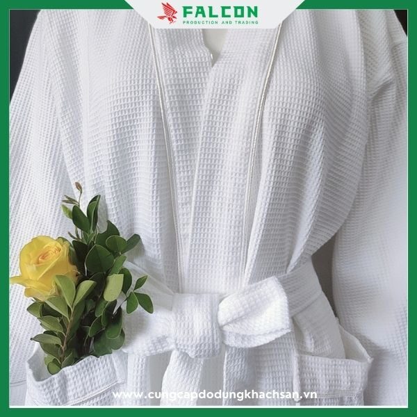 Áo choàng tắm khách sạn với chất liệu cotton 100% mềm mại