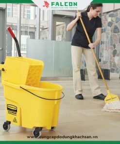 Xe vắt móp lau khô sàn nhà, giảm tới 80% lượng nước còn lại trên cây lau nhà