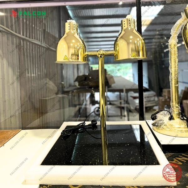 Đế bàn đá hoa cương thiết kế sang trọng, tinh tế, tăng tính thẩm mỹ cho không gian tiệc buffet