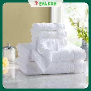 Khăn tắm trắng khách sạn